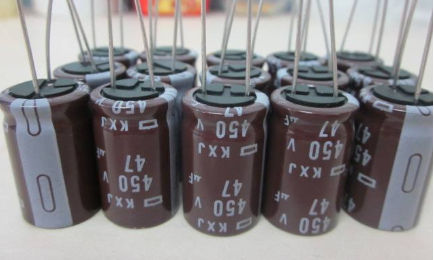 分析下黑金剛電容和紅寶石電容哪種好？